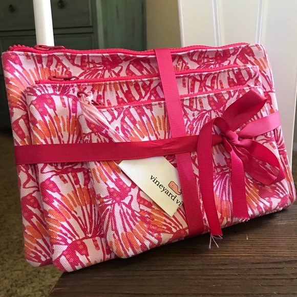 Vineyard Vines Handbags - VINEYARD VINES NWT Cosmetic Makeup Travel Bag Case